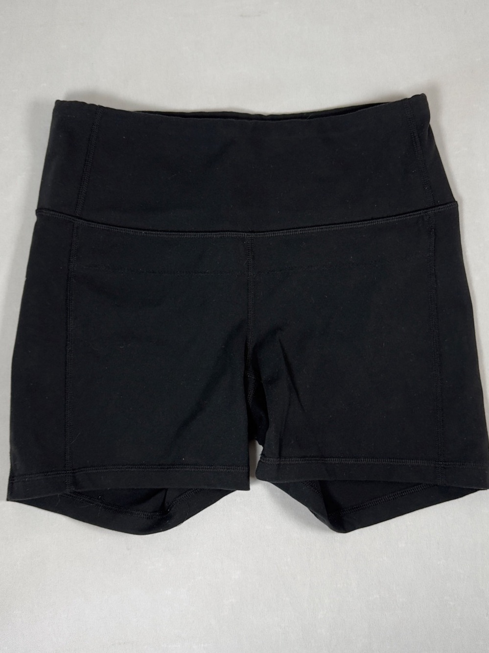 Lucy Women's Athletic Shorts in Black Size Medium Like New - Picture 2 of 5